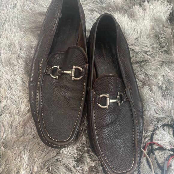 Salvatore Ferragamo Magnifico pebble loafers Gancini Horse shoe bit logo slip on